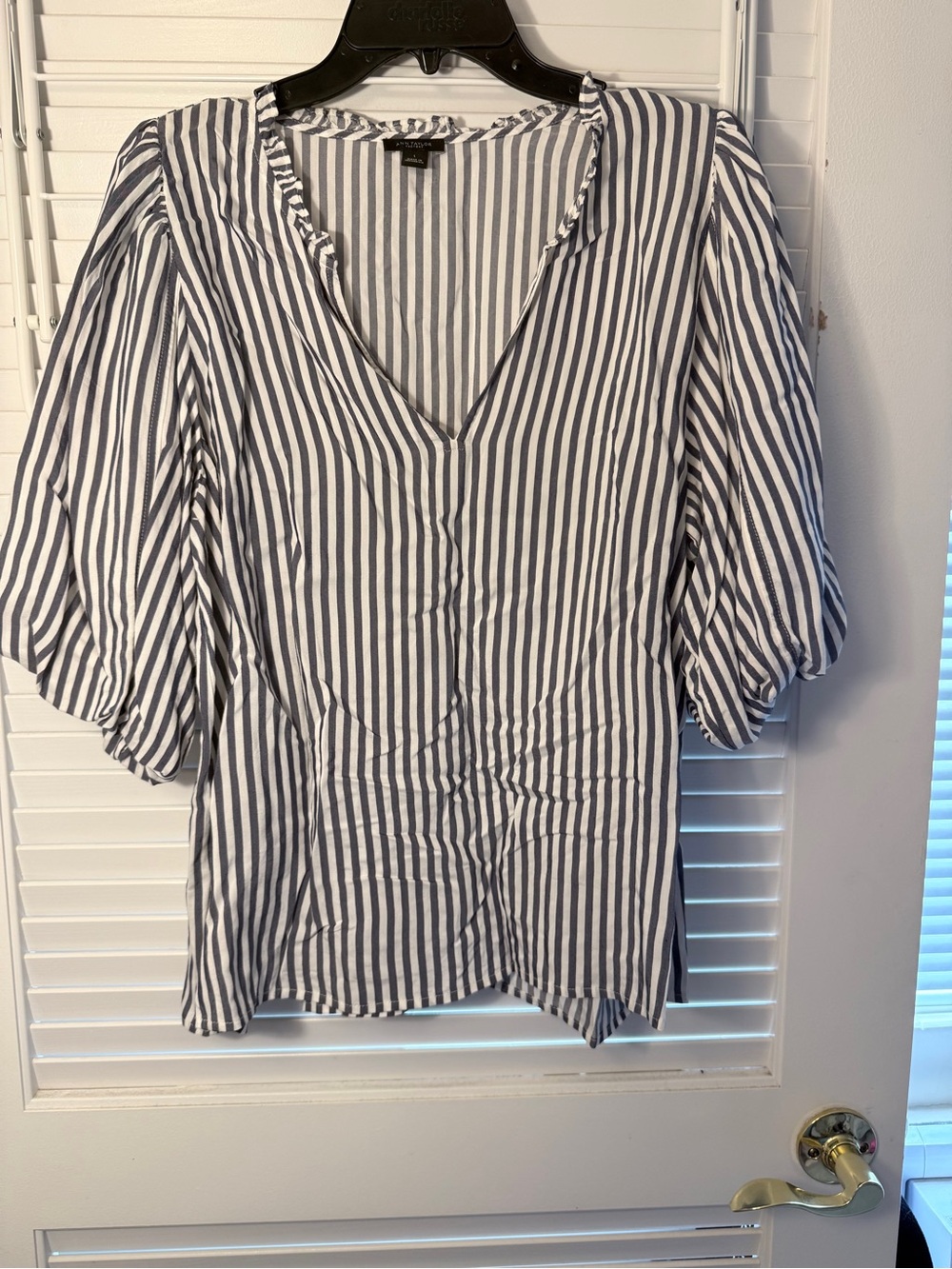 Ann Taylor Navy & White Striped V-Neck Puff Sleeve Blouse